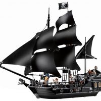 2011 LEGO Pirates of the Caribbean Black Pearl #4184