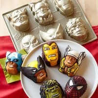 Marvel Cakelet Pan