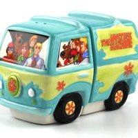 Scooby Doo Gang & Mystery Machine Salt & Pepper Shakers