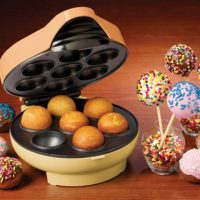 Cake Pop and Donut Hole Maker