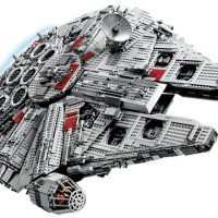 Ultimate Collector's LEGO Millenium Falcon