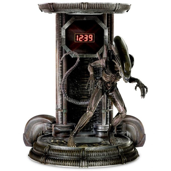 Alien Clock With Sculptural Xenomorph Figure