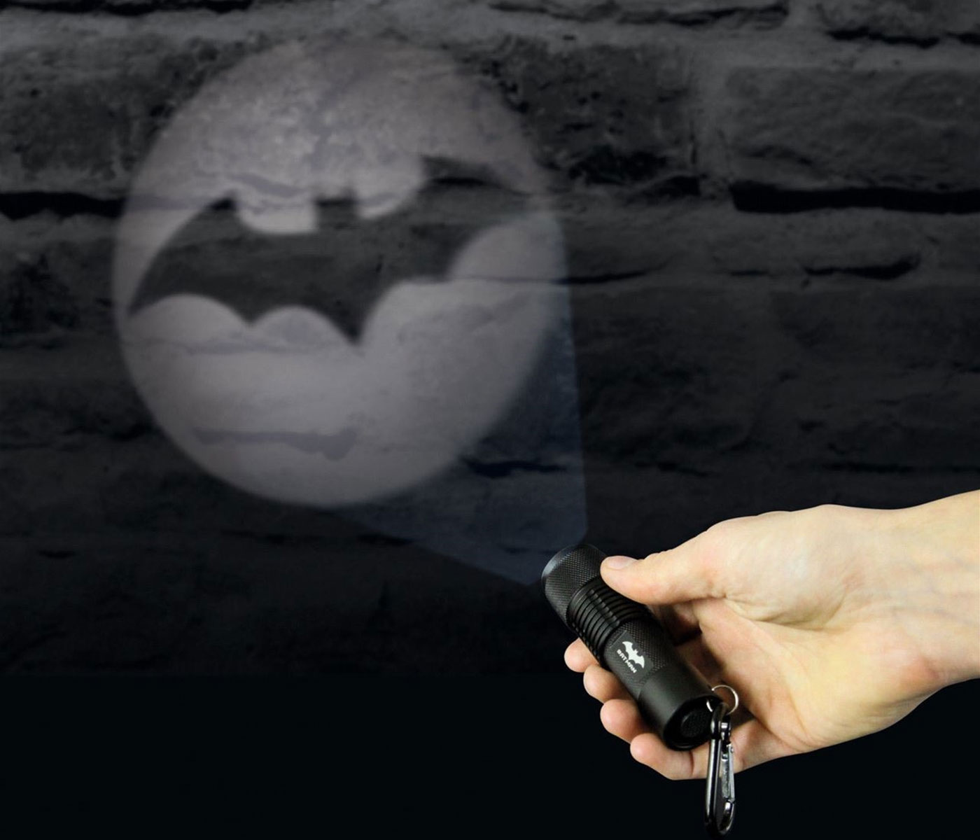 https://www.geekalerts.com/u/Batman-Bat-Signal-Projection-Flashlight.jpg