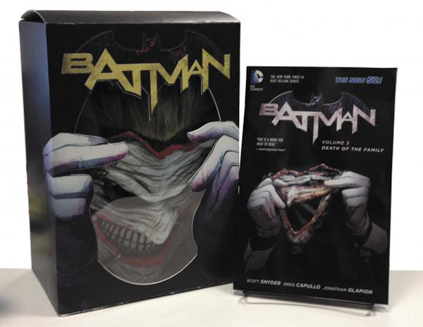 Batman Death Of The Family Book & Joker Mask Set