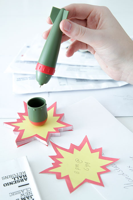 Bomb Pen and Explosion Note Pad Set