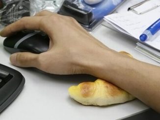 Croissant Wrist Support