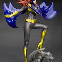 DC Comics Batgirl Bishoujo Statue Right Side