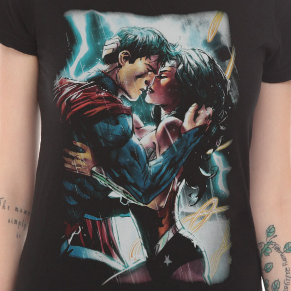 DC Comics Superman And Wonder Woman Kiss Girls Shirt