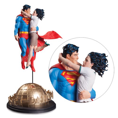DC Designer Series Superman and Lois Lane By Gary Frank Statue