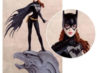 Fantasy Figure Gallery DC Comics Collection Batgirl by Luis Royo 1 6 Scale Resin Statue