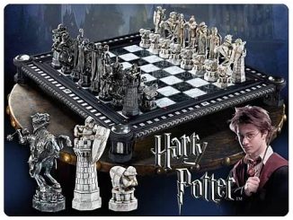 Harry Potter Sorcerer's Stone Final Challenge Chess Set