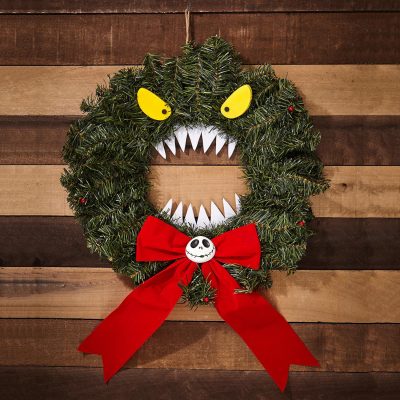 https://www.geekalerts.com/u/Nightmare-Before-Christmas-Scary-Wreath-400x400.jpg