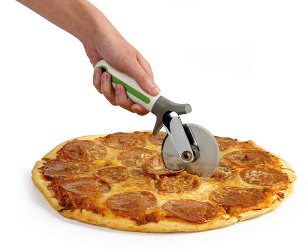 Self Sharpening Pizza Wheel