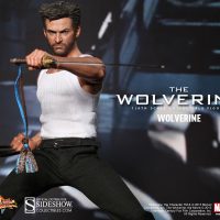 The Wolverine Sixth Scale Figure with Claws and Sword