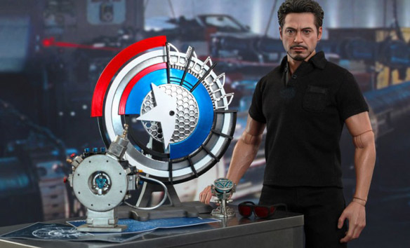 Tony Stark with Arc Reactor Collectible Set