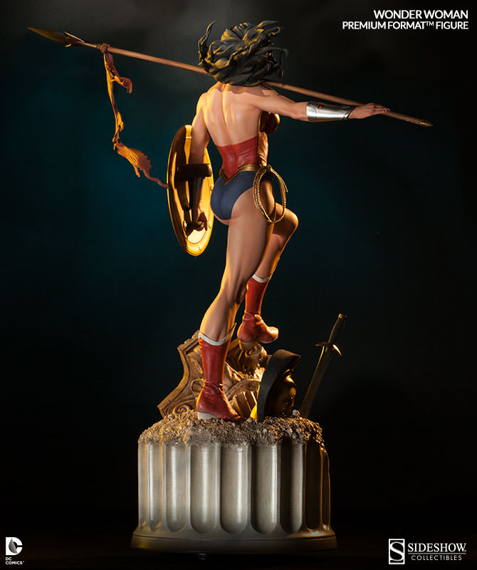 Wonder Woman Premium Format Figure – GeekAlerts