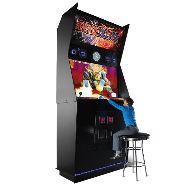 worlds-largest-arcade-machine-replica