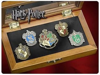 Harry Potter Hogwarts House Crest Pin Set