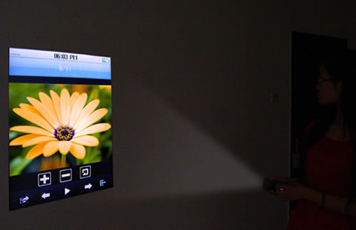 Touchscreen Cell Phone with Projector